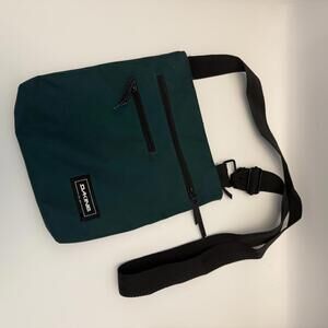 Dakine Crossbody Bag Mens Womens Adjustable Strap Green Black Zip Pockets Travel